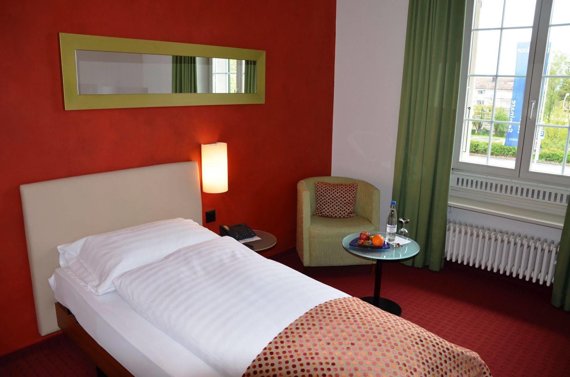 Hotel Urs Und Viktor Bettlach Exteriér fotografie